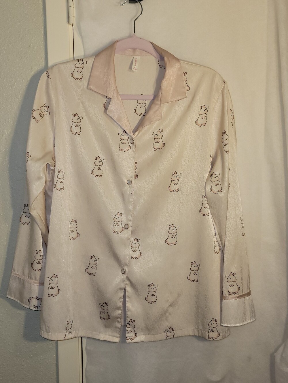 Vintage Kawaii Satin Pajama Top Button-Up – Cream/Pink 🐰